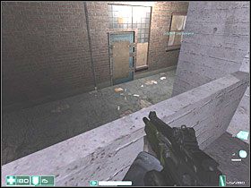 Rozbij szybę i wskocz do środka - Wejście (2) | Interwał 08-B | FEAR - F.E.A.R.: First Encounter Assault Recon - poradnik do gry