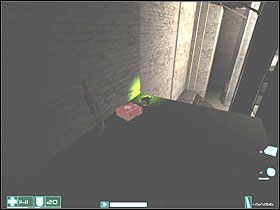 W pokoju znajdziesz 10mm HV Penetrator i Lekki pancerz - Wejście (3) | Interwał 08-B | FEAR - F.E.A.R.: First Encounter Assault Recon - poradnik do gry