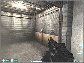 Na górze idź prosto, a potem w lewo - Wejście (6) | Interwał 08-B | FEAR - F.E.A.R.: First Encounter Assault Recon - poradnik do gry