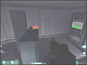 Tuż po prawej, za skrzynką, czai się ochroniarz ATC ze Strzelbą bojową VK-12 - Piesek salonowy (2) | Interwał 09-A | FEAR - F.E.A.R.: First Encounter Assault Recon - poradnik do gry