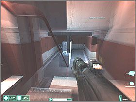 Idź w prawo, zanim zejdziesz po schodach spójrz w prawo - Piesek salonowy (3) | Interwał 09-A | FEAR - F.E.A.R.: First Encounter Assault Recon - poradnik do gry