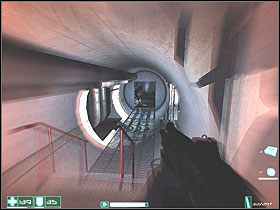 Idź cały czas jedyną możliwą drogą - drzwi się będą zamykać w niektórych miejscach - Piesek salonowy (3) | Interwał 09-A | FEAR - F.E.A.R.: First Encounter Assault Recon - poradnik do gry