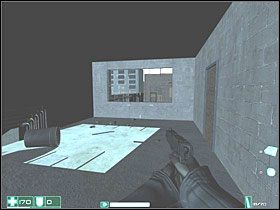 W korytarzu idź cały czas przed siebie, potem się odwróć i zacznij strzelać w Almę - Punkt zero (2) | Interwał 11 | FEAR - F.E.A.R.: First Encounter Assault Recon - poradnik do gry