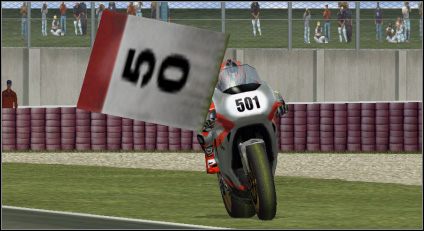 Grunt, że to ja wiem ile jest metrów do zakrętu. - Mistrzostwa | Podstawy rozgrywki Superbike 2001 - Superbike 2001 - poradnik do gry