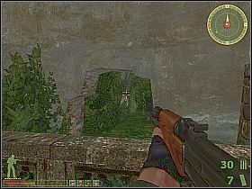 Skieruj się na północny zachód, gdzie znajdziesz ścieżkę ciągnącą się między murowaną ścianą i stalowym ogrodzeniem - Misja 9 | USA | Vietcong 2 - Vietcong 2 - poradnik do gry