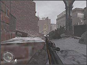 Po chwili powinieneś zauważyć pierwsze przerwanie w linii telefonicznej - Repairing the Wire (1) | Not One Step Backwards! | Misja Call of Duty 2 - Call of Duty 2 - poradnik do gry