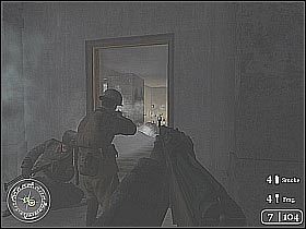 Po kilkunastu sekundach powinieneś dotrzeć do wyjścia z budynku - Repairing the Wire (2) | Not One Step Backwards! | Misja Call of Duty 2 - Call of Duty 2 - poradnik do gry