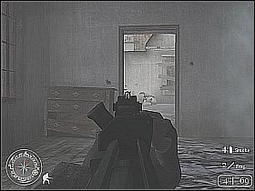 Sukcesywnie posuwaj się do przodu, eliminując wyskakujących przeciwników (screen 1) - Repairing the Wire (3) | Not One Step Backwards! | Misja Call of Duty 2 - Call of Duty 2 - poradnik do gry