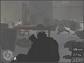 Spokojnie powinieneś teraz zaczekać aż wrogi czołg zbliży się do budynku, w którym Twoja postać aktualnie się skrywa - Repairing the Wire (4) | Not One Step Backwards! | Misja Call of Duty 2 - Call of Duty 2 - poradnik do gry