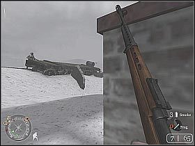 Spróbuj ostrożnie się wychylić i jednym celnym strzałem zlikwidować operatora stanowiska maszynowego (screen 1) - Railroad Station No. 1 (3) | Not One Step Backwards! | Misja Call of Duty 2 - Call of Duty 2 - poradnik do gry