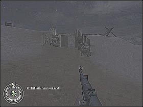 Podejdź nieco bliżej, a następnie spokojnie odczekaj aż jeden z sojuszniczych żołnierzy wysadzi bramę prowadzącą do bunkra (screen 1) - The Diversionary Raid (3) | The Battle of El Alamein | Misja Call of Duty 2 - Call of Duty 2 - poradnik do gry