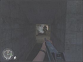 Po ewentualnym uzupełnieniu amunicji skieruj się do przejścia prowadzącego do sąsiadującego z bunkrem tunelu (screen 1) - Operation Supercharge (2) | The Battle of El Alamein | Misja Call of Duty 2 - Call of Duty 2 - poradnik do gry