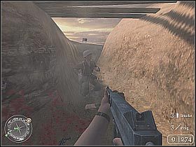 W oddali powinieneś zauważyć gostków pilnujących ostatniego działa (screen 1) - Operation Supercharge (3) | The Battle of El Alamein | Misja Call of Duty 2 - Call of Duty 2 - poradnik do gry