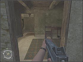 Błyskawicznie załatw gostka stojącego przy schodach (screen 1) - Operation Supercharge (4) | The Battle of El Alamein | Misja Call of Duty 2 - Call of Duty 2 - poradnik do gry