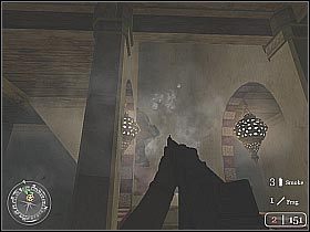 Załatw pojedynczego gostka znajdującego się przy wejściu na niewielki balkonik (screen 1) - The End of the Beginning (3) | The Battle of El Alamein | Misja Call of Duty 2 - Call of Duty 2 - poradnik do gry