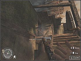 Podejdź do jednej z okiennic i zacznij spokojnie namierzać kolejnych przeciwników (screen 1) - Prisoners of War (2) | The Battle for Caen | Misja Call of Duty 2 - Call of Duty 2 - poradnik do gry