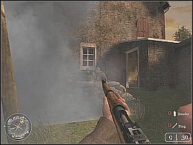 Wpadniesz tu na co najmniej trzech nowych przeciwników, których będziesz musiał błyskawicznie wyeliminować (screen 1) - Prisoners of War (3) | The Battle for Caen | Misja Call of Duty 2 - Call of Duty 2 - poradnik do gry