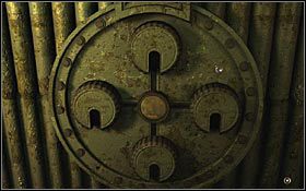 Otworzyłem środkową klapkę i włożyłem do otworu klucze znalezione przy szkielecie - KOPALNIA (2) | ZACHODNIE CZECHY | Nibiru Wysłannik Bogów - Nibiru: Wysłannik Bogów - poradnik do gry