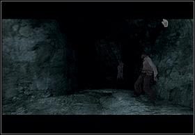 Po wystrzeleniu racy przez jednego z członków ocalałej ekipy i wysłuchaniu dość zabawnych kwestii Carla (ten gruby z kamerą) przejdź schodami na górę, aż dojdziesz do wejścia jaskini - [Solucja] Skull Island cz.1 | Peter Jacksons King Kong - Peter Jacksons King Kong - poradnik do gry