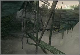 Na końcu drogi dotrzesz do drewnianego mostu nad kanionem, kiedy się do niego zbliżysz zostaniesz zaatakowany przez latające potwory - [Solucja] Millpedes cz.1 | Peter Jacksons King Kong - Peter Jacksons King Kong - poradnik do gry