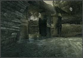 Gdy to uczynisz szybko odwróć się i z całych sił biegnij do kamiennych kolumn, ponieważ tylko one mogą powstrzymać gniew jaszczura - [Solucja] To Save Ann cz.1 | Peter Jacksons King Kong - Peter Jacksons King Kong - poradnik do gry