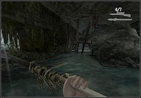 Powinieneś zobaczyć skałę (zdjęcie lewe), zbliż się do niej (tu zostaniesz napadnięty przez kolejne dwa jaszczury - amunicja ze snajperki powinna wystarczyć, więc nie musisz nadmiernie jej oszczędzać), a następnie obejdź i pójdź przed siebie (zdjęcie prawe) - [Solucja] In The Mud cz.3 | Peter Jacksons King Kong - Peter Jacksons King Kong - poradnik do gry