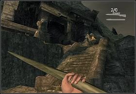 Jeśli wcześniej nie zabiłeś potworów siedzących pod sufitem, wchodząc na ostatni odcinek schodów zachowaj ostrożność i czujność, bo będziesz zmuszony się bronić - [Solucja] Kongs Lair | Peter Jacksons King Kong - Peter Jacksons King Kong - poradnik do gry