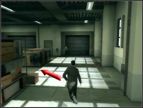 Biegniemy przez drzwi po lewej w stronę magazynu - Hes Heading for the Street - The Matrix: Path of Neo - poradnik do gry