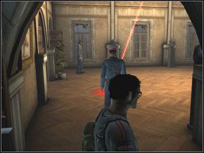 Zanim rozprawisz się z parą strażników, pozbieraj przedmioty w tej sali - [02] On The Run cz.2 | Cold War Szpieg Zimnej Wojny - Cold War: Szpieg Zimnej Wojny - poradnik do gry