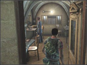 Strażnik w [17] , widoczny na prawym obrazku powyżej, nie powinien cię zauważyć - [02] On The Run cz.2 | Cold War Szpieg Zimnej Wojny - Cold War: Szpieg Zimnej Wojny - poradnik do gry