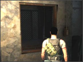 Potem zabierz ze stolika klucz do korytarza, folder (25 punktów techniki) - oba widoczne na lewym obrazku powyżej - [03] Jail Break cz.2 | Cold War Szpieg Zimnej Wojny - Cold War: Szpieg Zimnej Wojny - poradnik do gry