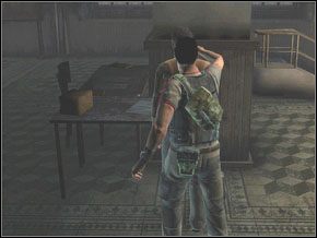 Teraz zbliż się do schodów naprzeciwko i za pomocą kamery rentgenowskiej obezwładnij dwóch strażników - w [22] i [23] - [08] Getting Out cz.2 | Cold War Szpieg Zimnej Wojny - Cold War: Szpieg Zimnej Wojny - poradnik do gry