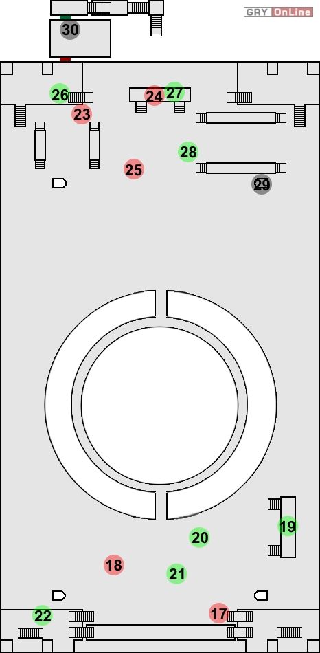 Na początku ogłusz strażnika stojącego w [17] (lewy obrazek poniżej), a następnie za pomocą aparatu rentgenowskiego ogłusz technika w [18] (prawy obrazek poniżej) - [11] Destination Sonya cz.3 | Cold War Szpieg Zimnej Wojny - Cold War: Szpieg Zimnej Wojny - poradnik do gry