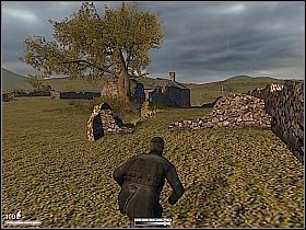 Rusz powoli przed siebie i załatw kolejnego wartownika, stojącego przy fragmencie muru [1] - Farma w Irlandii | Kameleon - Kameleon - poradnik do gry