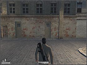 Zajmij dogodną pozycję z widokiem na plac i poczekaj na konwój, który nadjedzie z prawej - Kuba, Hawana | Kameleon - Kameleon - poradnik do gry