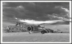 Twoim zadaniem jest dostać się do wraku rozbitego alianckiego bombowca (Liberatora) i wysadzić go w powietrze (Destroy the wreck of the Liberator) tak aby ściśle tajny sprzęt, który znajduje się na jego pokładzie nie wpadł w ręce Niemców - Misja 3 Sitting Duck (1) | Operacja Heat | Hidden and Dangerous 2 Drużyna Szabla - Hidden and Dangerous 2: Drużyna Szabla - poradnik do gry