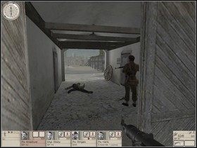 Komandos, który wcześniej wszedł przez główną bramę może teraz (albo równocześnie z pozostałymi) wejść do budynku poprzez drzwi po prawej w głównym wejściu - Misja 2 Razor Blade (3) | Operacja Houndsmith | Hidden and Dangerous 2 - Hidden and Dangerous 2: Drużyna Szabla - poradnik do gry