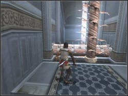 Kawałek dalej znowu przeszkoda, tym razem potrójna: dwa poziome kloce i krążąca pomiędzy nimi kolumna - [07] The Trapped Hallway (korytarz pułapek) | Prince of Persia Dwa Trony - Prince of Persia: Dwa Trony - poradnik do gry
