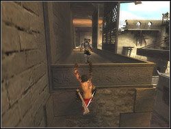 Wbiegnij na mur pod najniższą przyścienną kładką, złap się jej brzegów i wdrap na nią - [12] The Fortress (twierdza) | Prince of Persia Dwa Trony - Prince of Persia: Dwa Trony - poradnik do gry