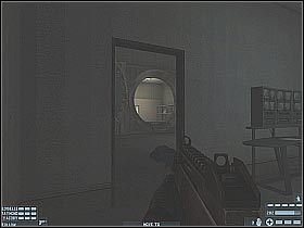 Zakładnicy pilnowani są przez pojedynczego terrorystę (#1) - [Misja 01] [Segment 3/3] South Africa | Rainbow Six Lockdown - Tom Clancys Rainbow Six: Lockdown - poradnik do gry