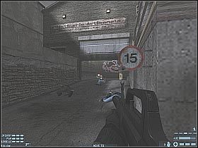 Uważaj na znajdujące się tu kanistry, których nie będziesz mógł uszkodzić - [Misja 08] [Segment 1/3] Distillery | Rainbow Six Lockdown - Tom Clancys Rainbow Six: Lockdown - poradnik do gry