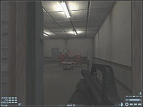 Po zlikwidowaniu wszystkich wrogów skieruj się do leżącego na stole laptopa (#1), dzięki któremu będziesz mógł zdezaktywować systemy obronne - [Misja 08] [Segment 1/3] Distillery | Rainbow Six Lockdown - Tom Clancys Rainbow Six: Lockdown - poradnik do gry