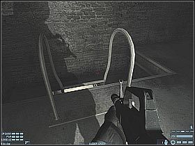 Nie czekaj na kolegów z drużyny, tylko ustaw się niedaleko schodów - [Misja 08] [Segment 2/3] Distillery | Rainbow Six Lockdown - Tom Clancys Rainbow Six: Lockdown - poradnik do gry