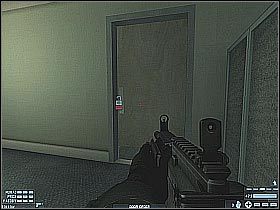 W kolejnym pomieszczeniu będziesz się musiał rozprawić z nowymi oponentami (#1) - [Misja 09] [Segment 1/2] Hospital | Rainbow Six Lockdown - Tom Clancys Rainbow Six: Lockdown - poradnik do gry