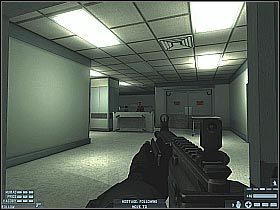 Musisz skierować się do wyjścia, przy którym postawiono wózek inwalidzki - [Misja 09] [Segment 1/2] Hospital | Rainbow Six Lockdown - Tom Clancys Rainbow Six: Lockdown - poradnik do gry