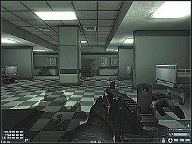 Po wyjściu z sali skręć w lewo - [Misja 09] [Segment 2/2] Hospital | Rainbow Six Lockdown - Tom Clancys Rainbow Six: Lockdown - poradnik do gry