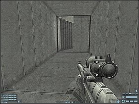 Biegnij dalej, strzelając jednocześnie do widzianych w oddali terrorystów (#1) - [Misja 10] [Segment 2/2] Docks | Rainbow Six Lockdown - Tom Clancys Rainbow Six: Lockdown - poradnik do gry