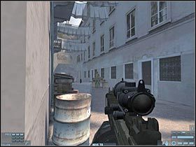 Po dotarciu na drugi koniec skręć w prawo i wejdź do kolejnego budynku - [Misja 12] [Segment 1/2] Marseilles | Rainbow Six Lockdown - Tom Clancys Rainbow Six: Lockdown - poradnik do gry