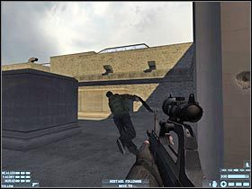 Następni w kolejności będą bandyci ukrywający się na lewym budynku oraz ci, którzy zjawią się tam dopiero za kilka chwil (#1) - [Misja 13] [Segment 2/2] NATO Summit | Rainbow Six Lockdown - Tom Clancys Rainbow Six: Lockdown - poradnik do gry