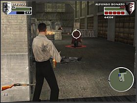 Rozmawiamy ze stojącym niedaleko wysłannikiem, by dowiedzieć się, że mamy spotkać się z Sonnym w posiadłości Corleone - Wojna Sonnyego | Solucja Ojciec chrzestny - Ojciec chrzestny - poradnik do gry